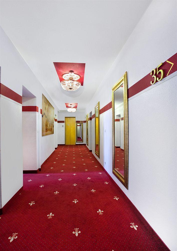 Tiptop Hotel Burgschmiet Garni Nuremberg Ngoại thất bức ảnh